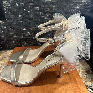 Deltan Abbie Bow Heels Size 8.5 Wedding Prom Champagne Sandals Tulle Rhinestone